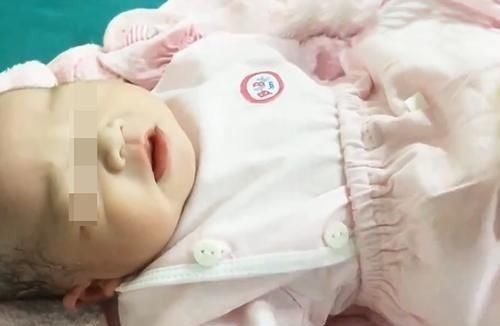 睡姿|娃睡得香还打呼,宝妈发朋友圈炫耀,闺蜜:这种睡姿既伤脑又伤颜