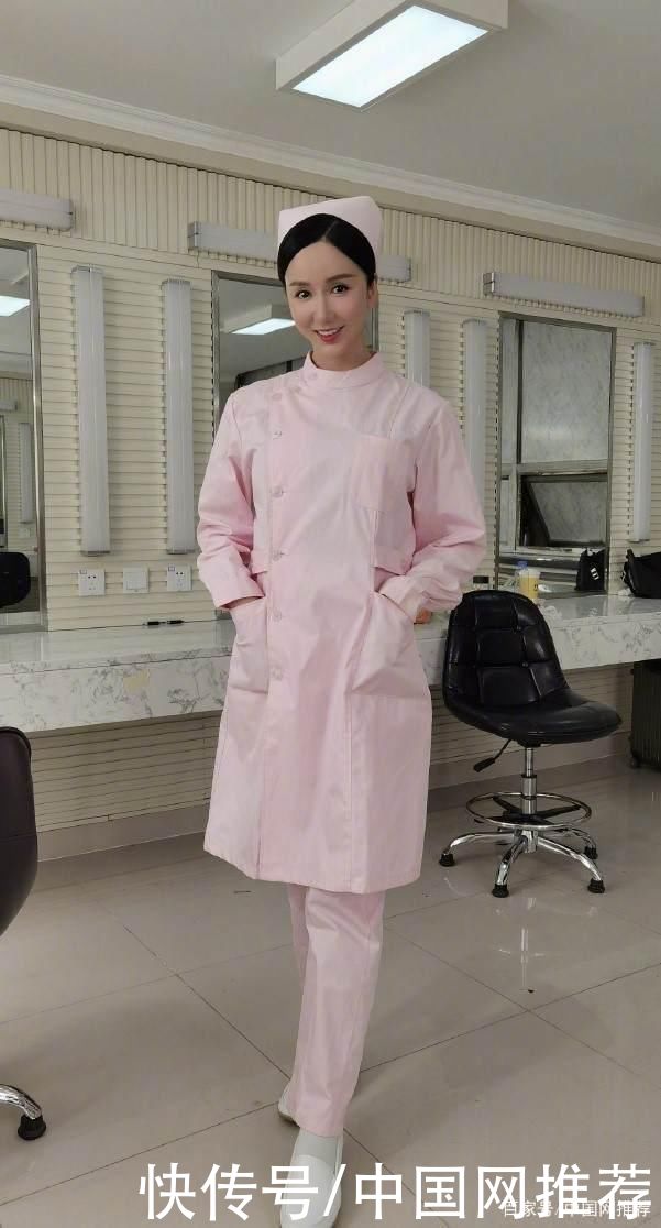 明星纷纷刷脸春晚，“最惨”的还是娄艺潇，镜头一晃而过没有台词