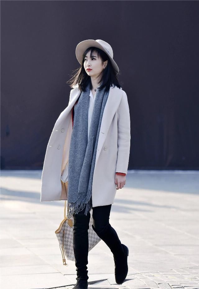 短装|短装长大衣,春天的穿衣搭配,怎样穿出自身的时尚潮流味儿