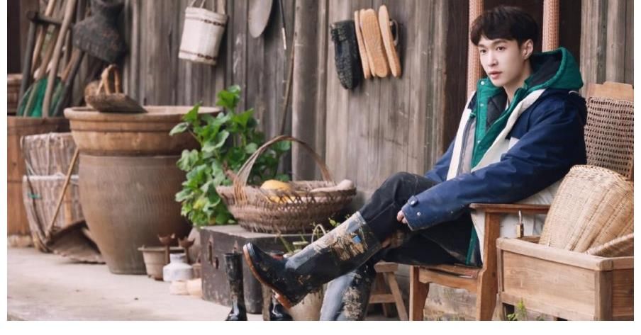 向往的生活|综艺《向往的生活》，那英和梁静在唱歌，妹妹一个人在边上吹泡泡