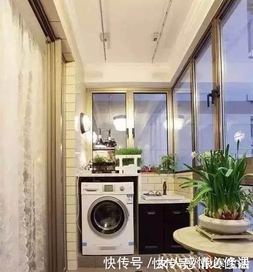 阳台|老婆在阳台腾出一平米,做了个砖砌洗衣房,实用又美观
