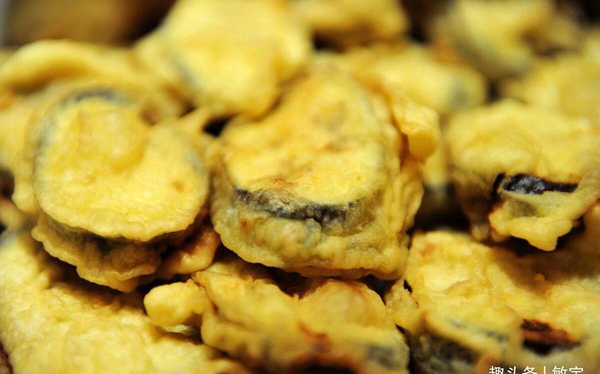 炸茄盒调糊是关键,别只会用水调了,教你正确方法,茄盒又香又脆