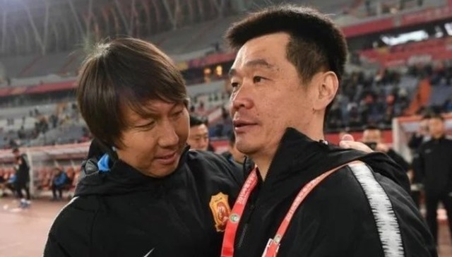 国家队|围绕李霄鹏的第一个质疑来了!他自己不争,怎么得到李铁的待遇?