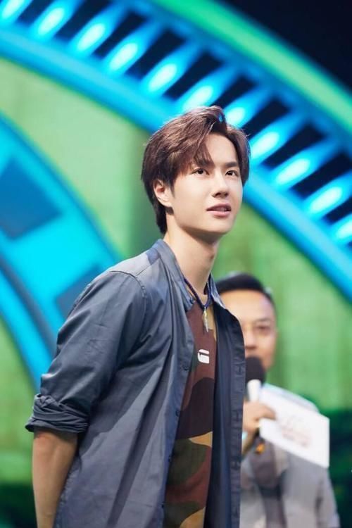 uniq|从UNIQ队长到《追逐梦想》,周艺轩如何慢慢活在王一博光芒之下