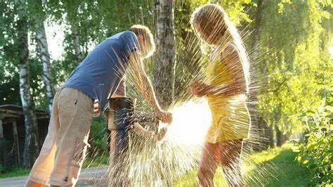 童年|美国心理学家: 养一个有幸福感的孩子, 童年的这5种体验缺一不可