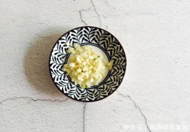 晚上失眠睡不好,试试多吃这菜,2元能买1大捆,随便一炒很好吃