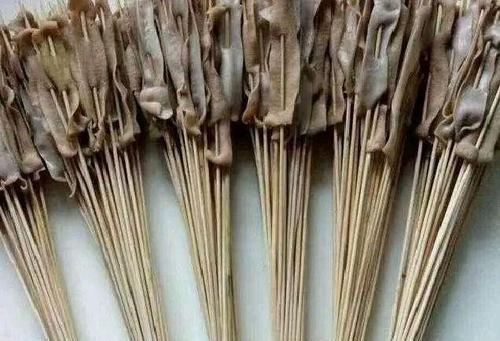 开心|老板希望你多拿的烧烤食物,越拿多越开心,你以后还买吗