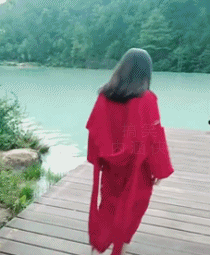 |搞笑GIF:好尴尬 气氛突然变得探戈起来