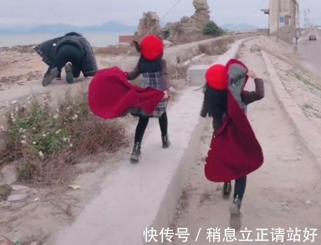双胞胎女儿|奶爸带双胞胎女儿回农村过年，耍酷成了拜年，果然是帅不过三秒