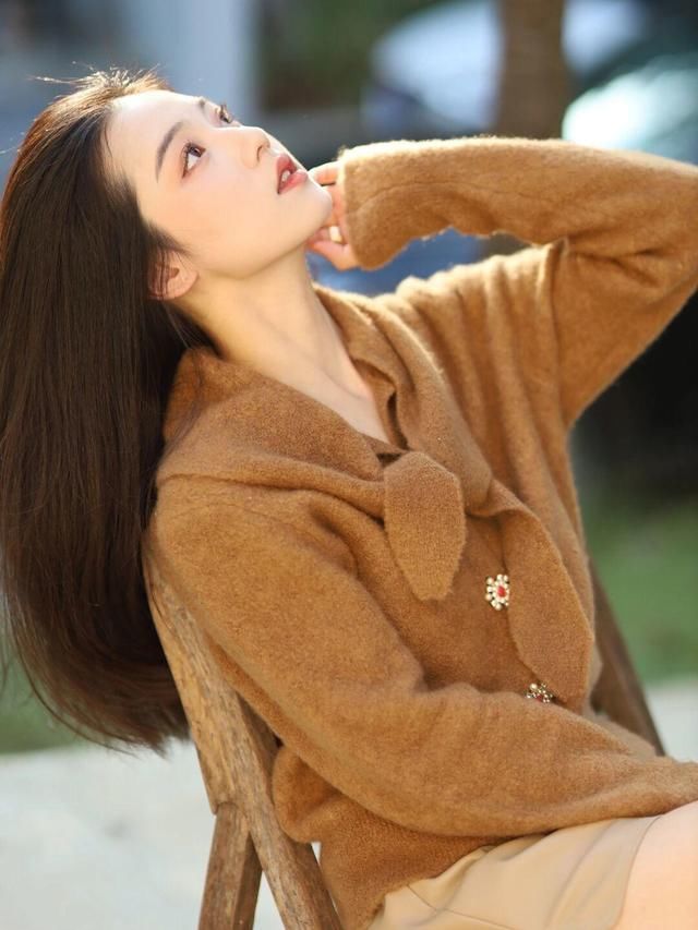 实用 毛衣才是冬季的必备单品，为你分享几个实用款，百搭温柔又显气质