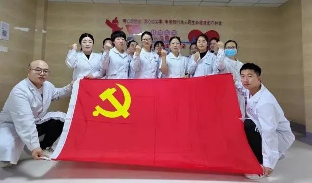 天不亮|六盘水市第三人民医院发扬“三牛”精神筑牢全民免疫屏障