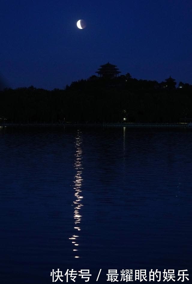 新华社记者 新华全媒+|“超级红月亮”