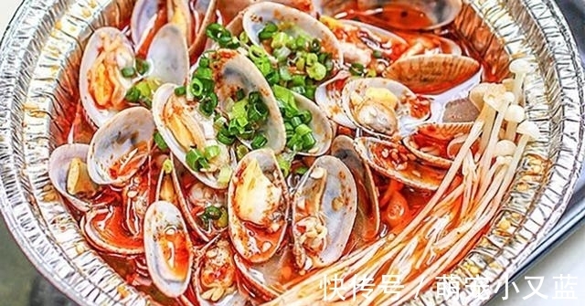 清洗花甲,有人滴油,有人加醋,大厨:都不对,这样做花甲狂吐沙