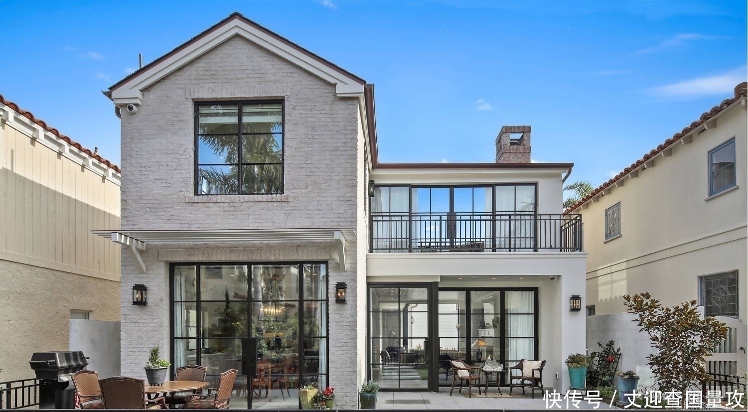 栅栏|以后真想住这种别墅,房子和庭院休闲又漂亮,一回到家都不想出门