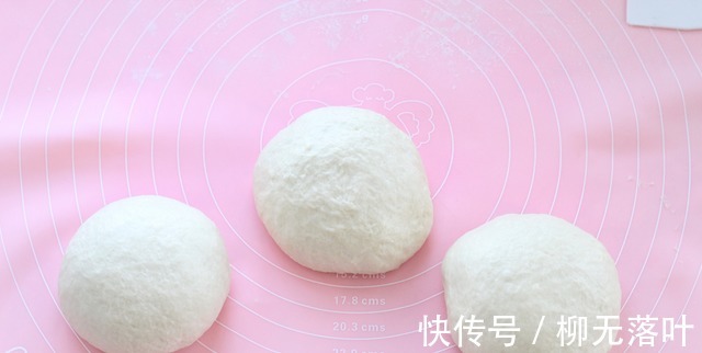 最近这吐司火了,隔天做一个,松软又拉丝,加点料早餐不重样!