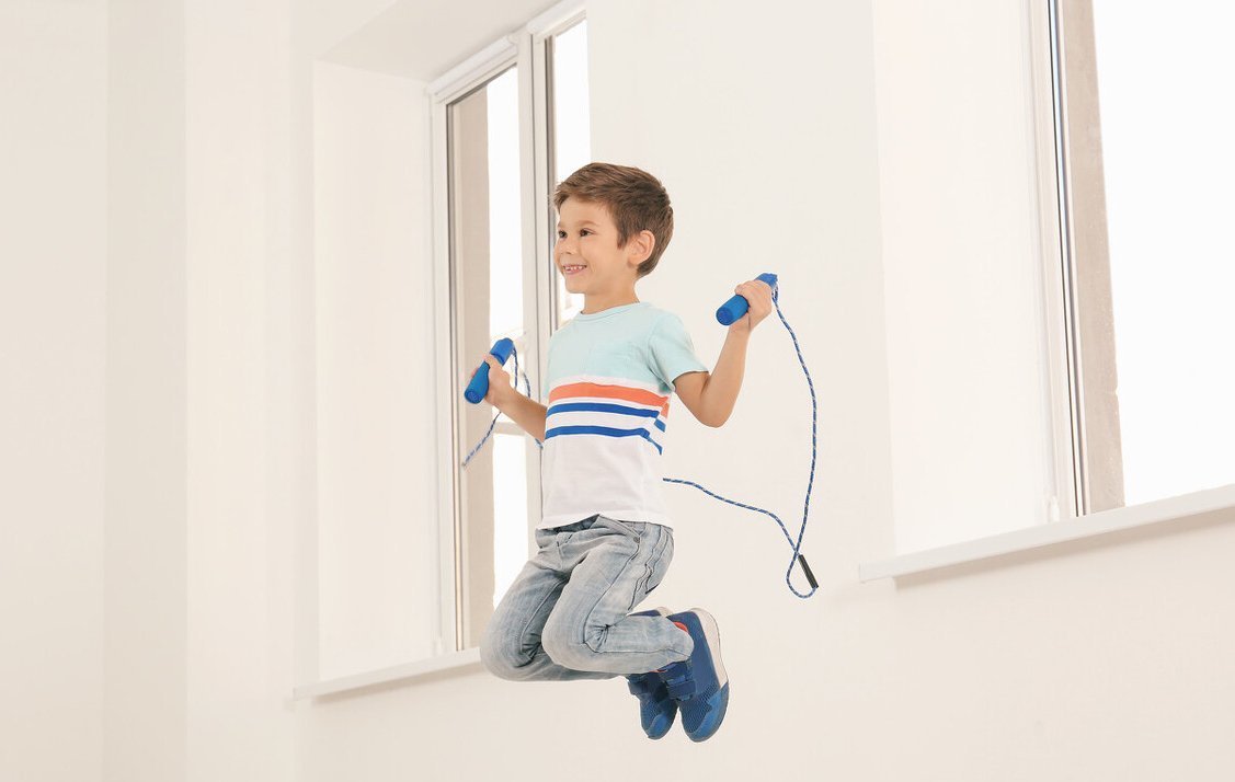 男孩|男孩出现这一改变,暗示进入身高猛涨期,坚持“四提高”帮他长高