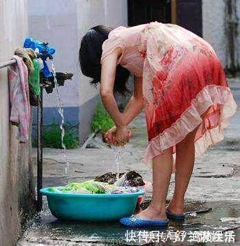 动作|孕期这4个动作别再出现了，为了胎儿的安全，孕妈要当心！