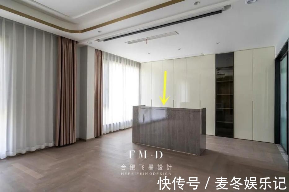 衣帽|卧室装2面衣柜打造3㎡大衣帽间,预留80公分隔出梳妆区,太巧妙了