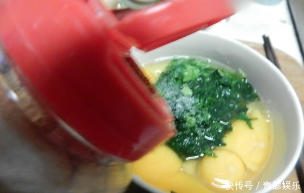 曾经是80年代最受欢迎的素菜,每家餐桌都有它,现在却少有人吃