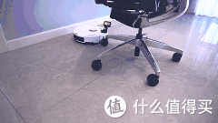 地板|地板脏了？不要犹豫，你的房间还缺一台扫地机器人！全网第一个用八宝粥做测试的博主（是否翻车）