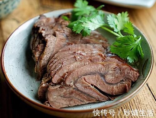 卤牛肉时,掌握好这3步,牛肉软烂好吃,不发柴无腥味,比卖得好