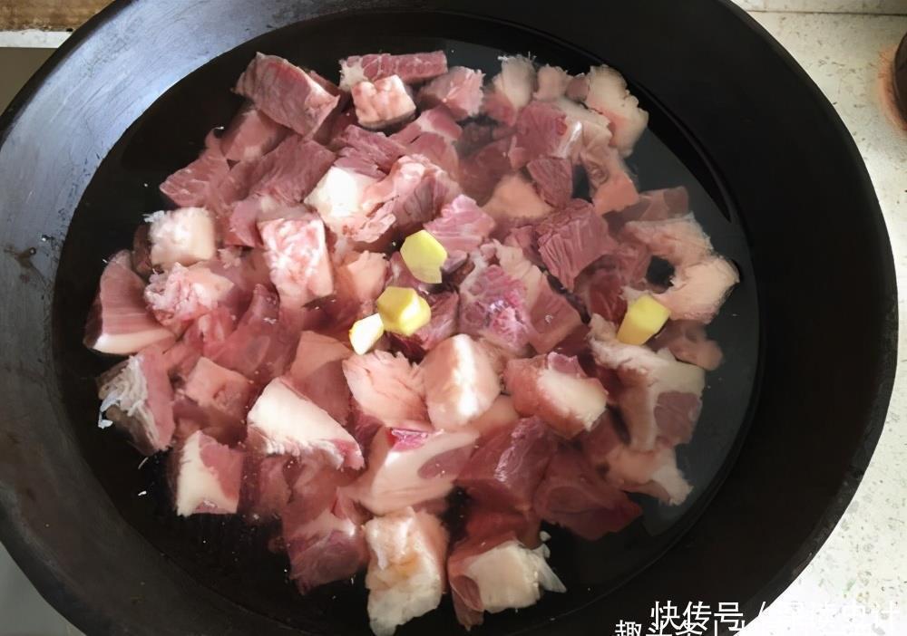 炖的牛肉发柴嚼不动?大教你这三个诀窍,牛肉入口即化,你不学吗