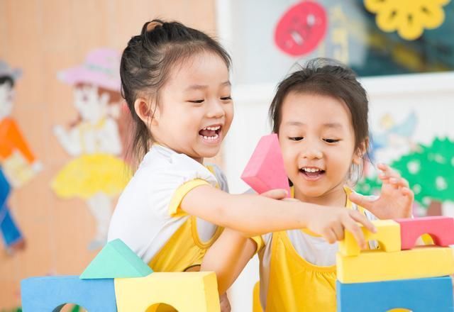 合照|宝妈生下“蝙蝠侠”胎记宝宝,发合照鼓励女儿,不料留言令她崩溃