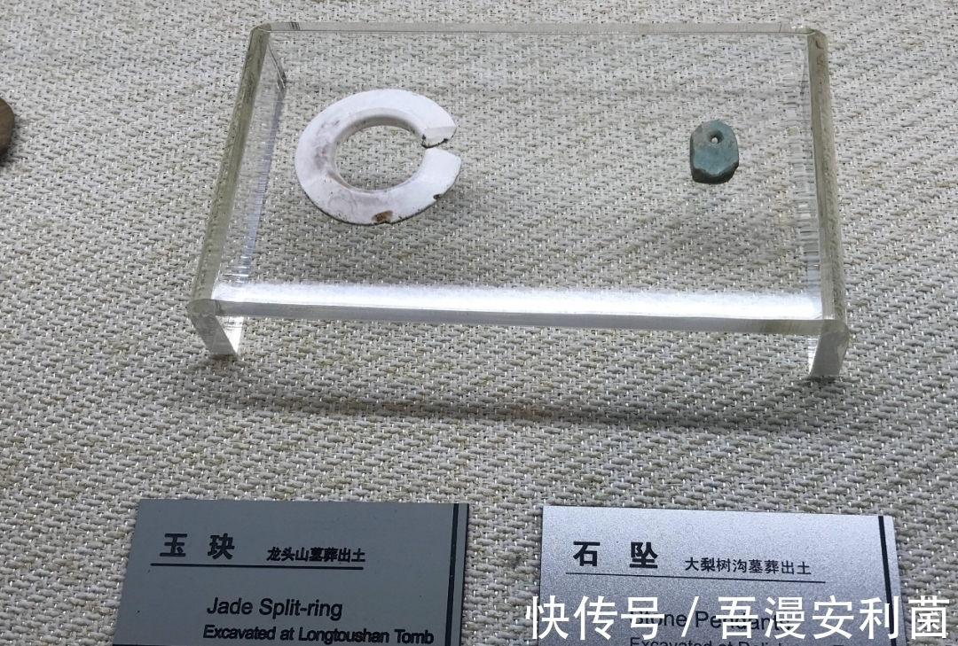 玉璜@玉玦很美,却不能随意佩戴,在古时它有特殊寓意