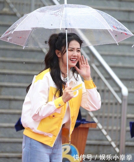 常驻嘉宾|《跑男黄河篇2》路透,3位女嘉宾都是双马尾,风格现在大不一样