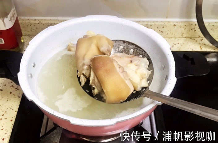 猪脚|猪身上这个“宝贝”,跟鸡蛋一起吃,从此告别手脚冰冷,记得多吃