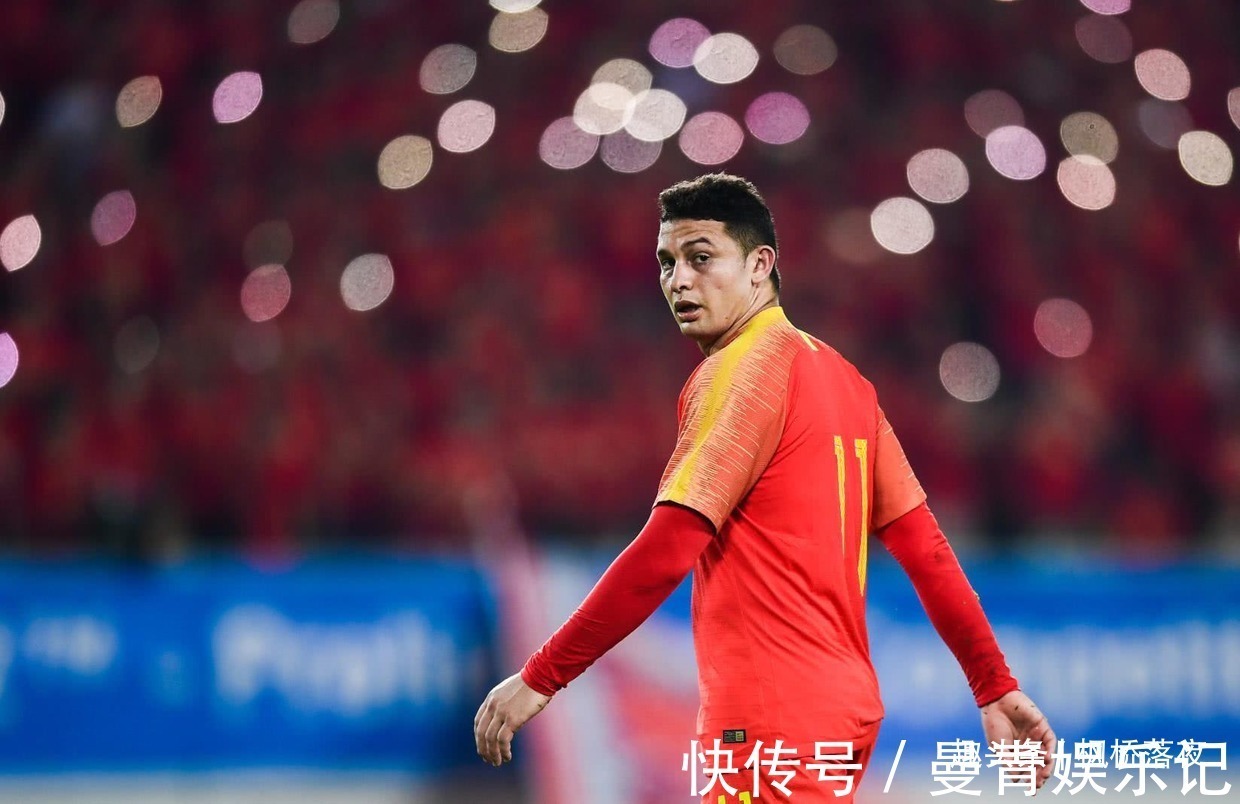 国足|国足胡尔克诞生!32岁锋霸主动求变激活武磊,早该这么踢了!