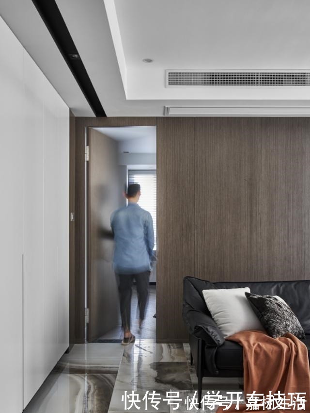 视觉效果|这是我见过最新潮的家，悬空电视墙，沙发墙、走廊极致利用，聪明！