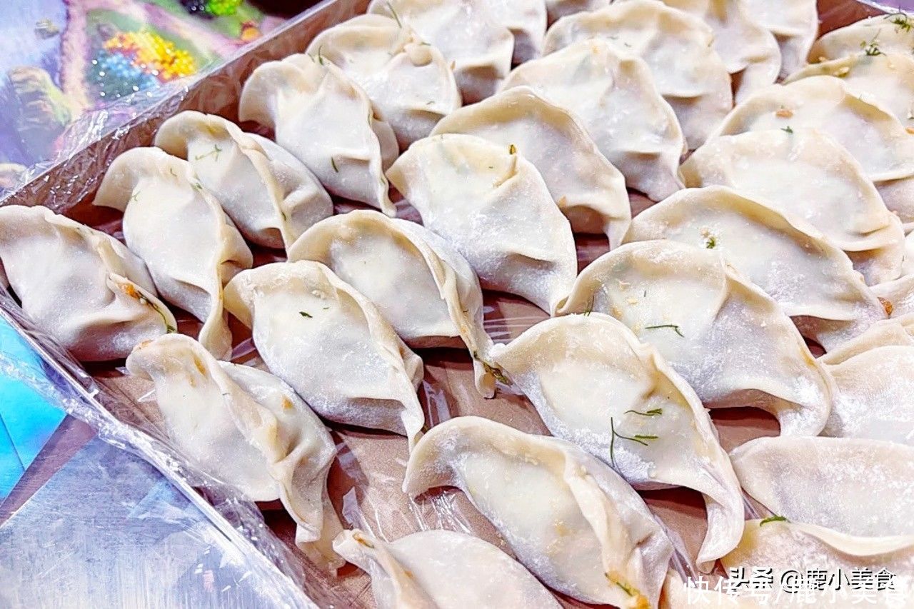 猪肉馅饺子|三伏天，我家最爱用这“苗”包饺子，健脾益气和胃，营养清鲜多汁