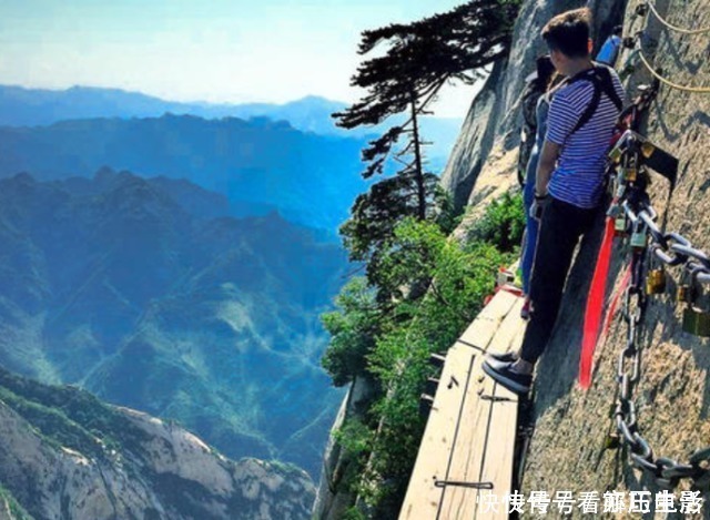 栈道|自古华山一条路，华山的长空栈道当年是谁修建的？他怎么做到的？