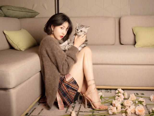 锁骨发out了！2021短发流行这么剪，烫不烫都超好看