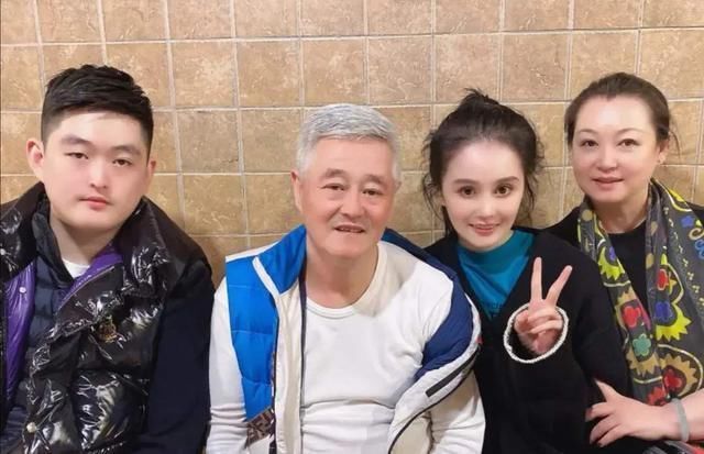 趙本山41歲長女近照 身材富態苦盡甘來 親弟去世後侍母至孝 中國熱點