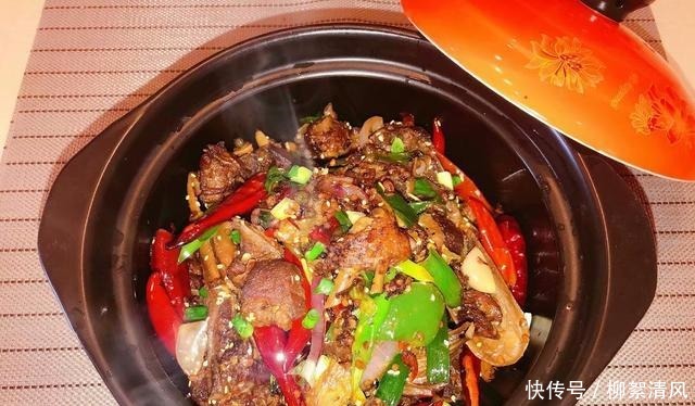 烹调鸭子不加一滴水,香辣美味,佐酒下饭皆宜,比吃酱板鸭还过瘾