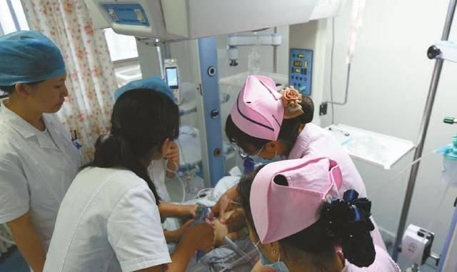 油炸类|1岁男娃胃被撑破,心脏停跳儿科医生如此喂饭简直“坑娃”