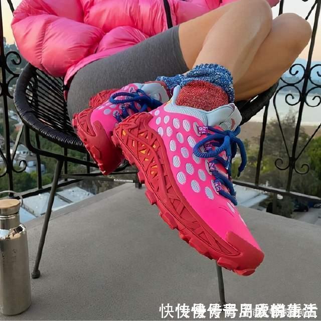 安踏|安踏联名“范思哲”！颜值满分，国外明星上脚，老外也爱进口鞋