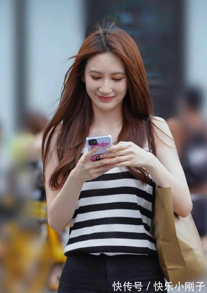 穿搭 短裤的百搭效果惊人,无论腿长腿短,都可以穿出很不错的效果