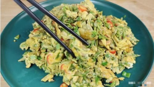 柳树|这种树的嫩芽还能吃?富含多种维生素,身边到处都是,做成菜,香!