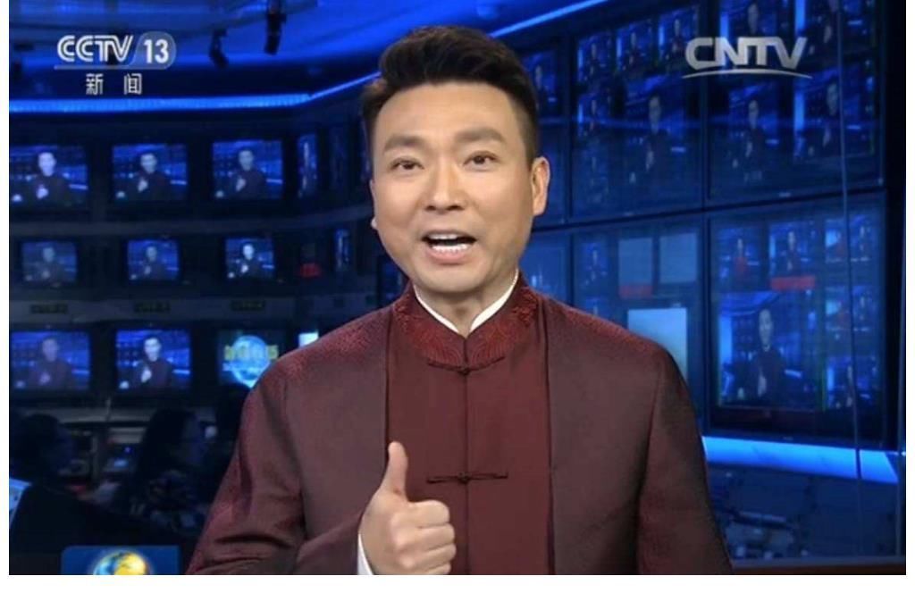 《新闻联播》结束后,为什么要放主持人整理稿子的画面?涨知识了