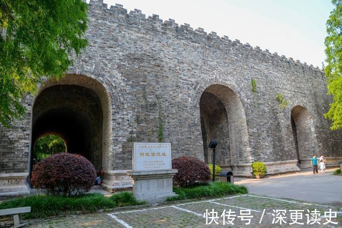 唐朝皇帝#南迁是丢人还是不可能,为何崇祯始终对南迁讳莫如深?