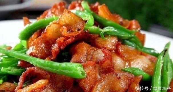 青椒小炒肉|隔三差五给孩子吃的营养菜,香气四溢吃着不腻,增加抵抗力不得病