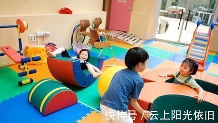 婴儿|看完不想让孩子上幼儿园，孩子睡午觉都是被强迫的，至于这样吗