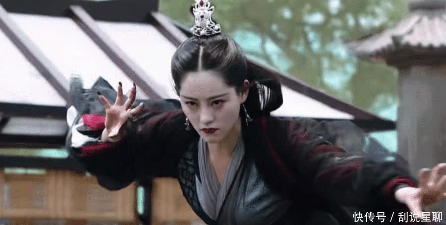 陈玄风@九阴白骨爪在射雕中是很菜的武功,怎么到了倚天屠龙记很牛了呢?