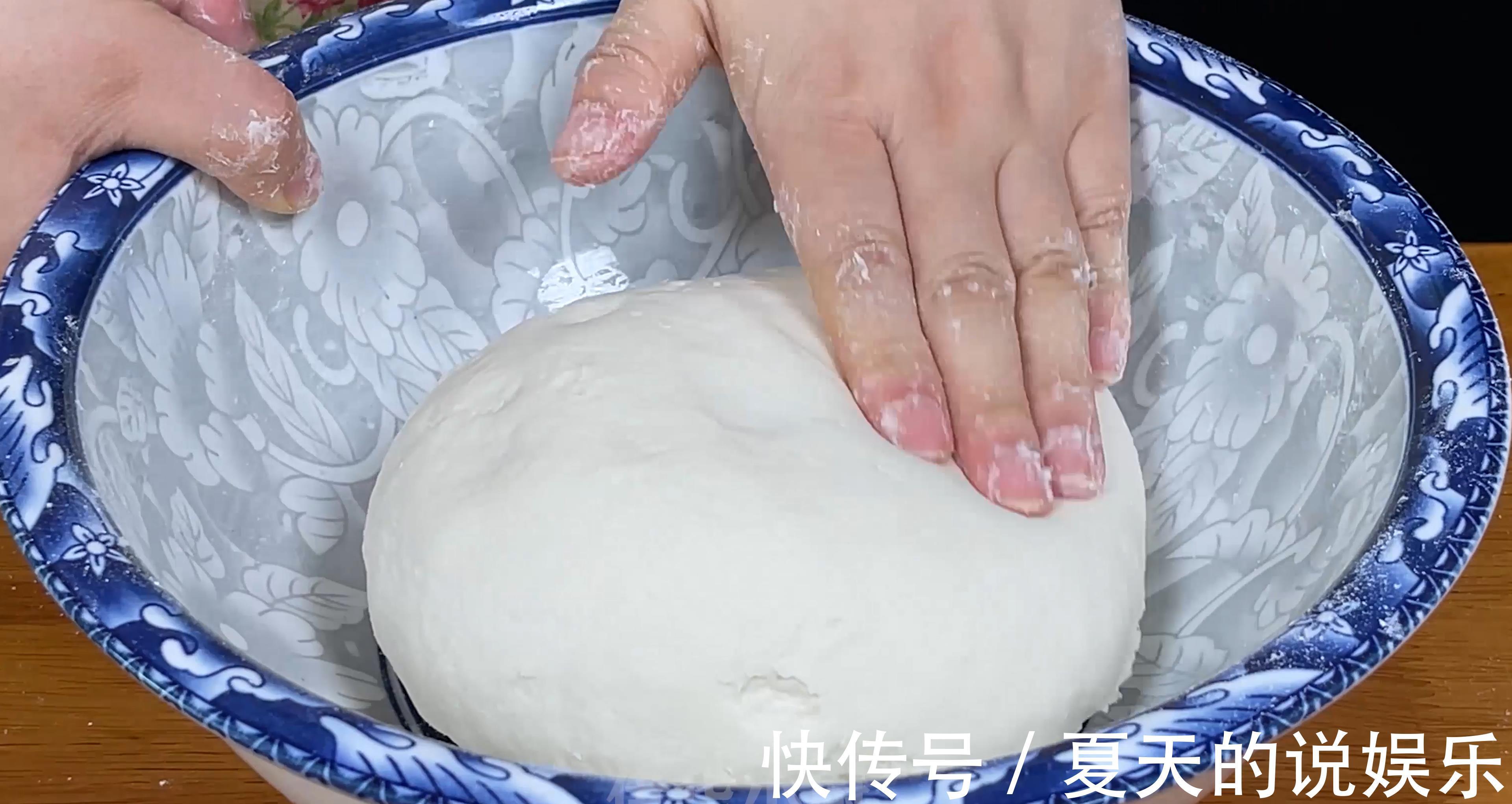 烙饼|早餐店的葱油饼为什么好吃?原来做法简单,学会就可以摆摊了