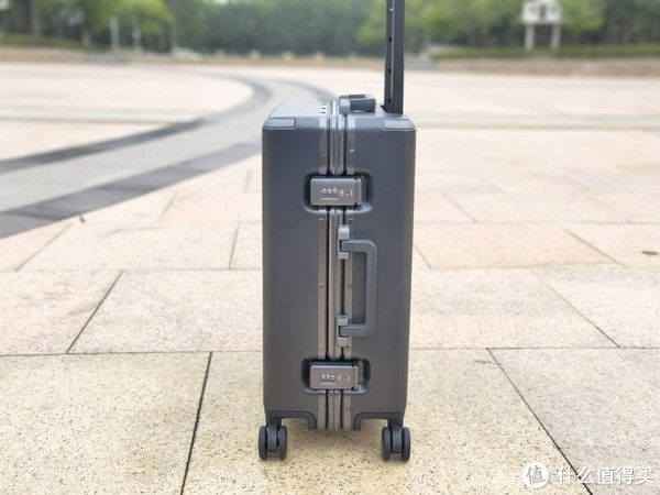 轮子|出差旅行必备好物,地平线8号Power 系列登机箱简评