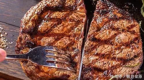 烤土豆片|李子柒做的牛排能吃吗去掉美颜滤镜都糊了，网友毫无食欲