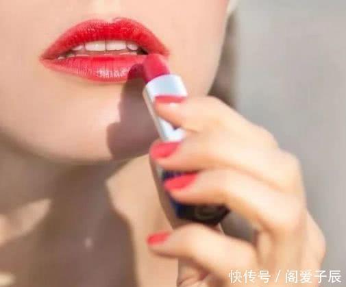 美妆博主|口红一抹就完事教你一些“心机”小技巧,唇红齿白不沾杯